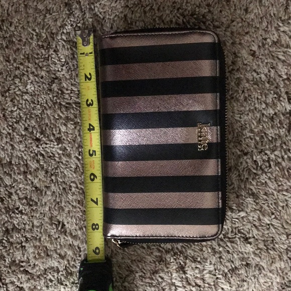 Kate Landry Wallet - Picture 4 of 5
